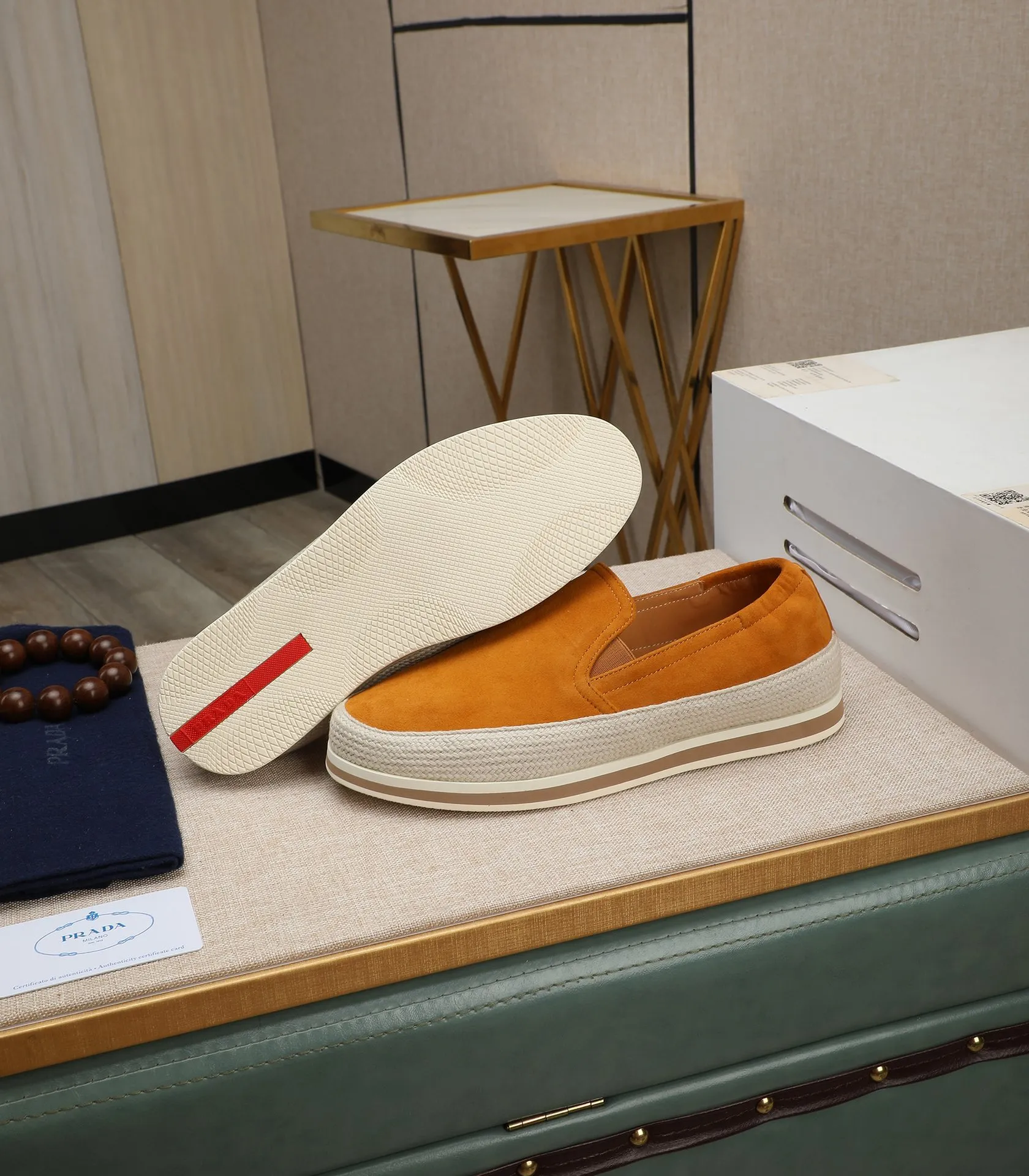 Men's men's shoes 💰460 high-end version. PRADA (Prada) men's casual style, compare the quality at the counter 🧚🏿♂️Imported cowhide fabric 🐎Water-dyed comfortable and soft cowhide lining for feet 🐂Genuine leather outsole with label 🎉 Size 38-44. Can be customized for 45💥🏆